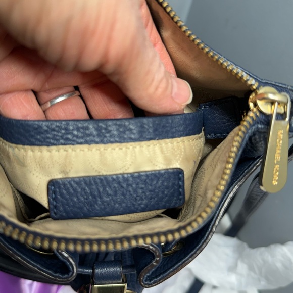 MICHAEL Michael Kors  Leather Crossbody Purse Camden Tassels crossbody EUC - Picture 7 of 9